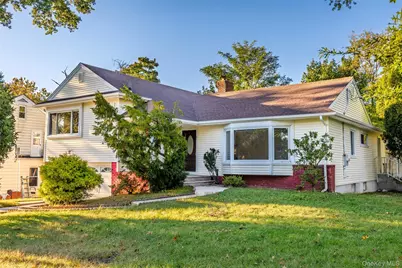 21 Oxford Boulevard, Great Neck, NY 11023 - Photo 1