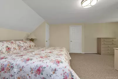 24 Summit Road, Port Washington, NY 11050 - Photo 18
