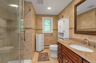 24 Summit Rd, Port Washington, NY 11050 - Photo 16