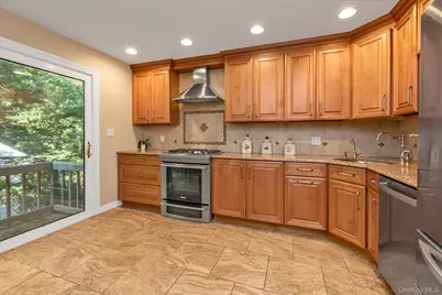 24 Summit Road, Port Washington, NY 11050 - Photo 6