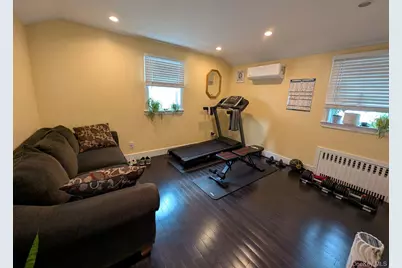 20 Sylvester Place, Lynbrook, NY 11563 - Photo 8
