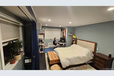 20 Sylvester Place, Lynbrook, NY 11563 - Photo 2