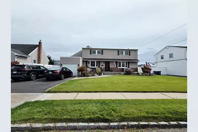 609 Alwick Avenue, West Islip, NY 11795 - Photo 2