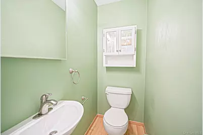 14 Petersburg Court, Coram, NY 11727 - Photo 8