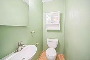 14 Petersburg Ct, Coram, NY 11727 - Photo 8