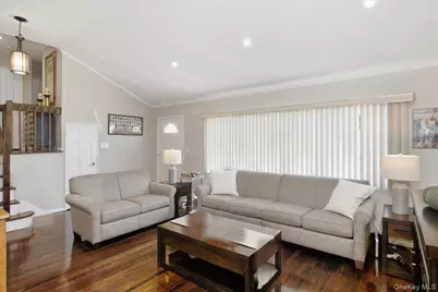 840 Carolyn Court, Seaford, NY 11783 - Photo 6