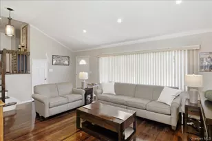 840 Carolyn Ct, Seaford, NY 11783 - Photo 6