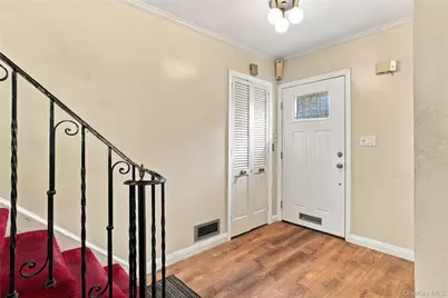 201 Hempstead Avenue, Malverne, NY 11565 - Photo 4