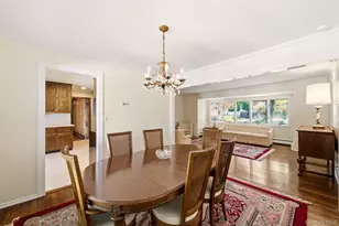 38 Nevinwood Pl, Huntington Station, NY 11746 - Photo 8
