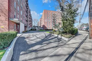 54-44 Little Neck Pkwy, Little Neck, NY 11362 - Photo 4