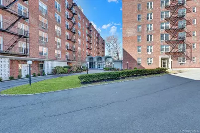 54-44 Little Neck Parkway #4T, Little Neck, NY 11362 - Photo 2