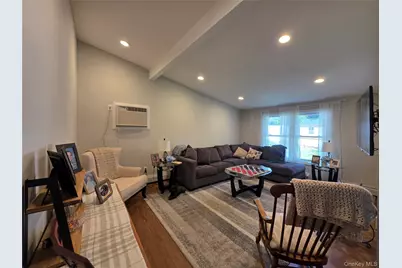 140 Springtime Lane W, Levittown, NY 11756 - Photo 10