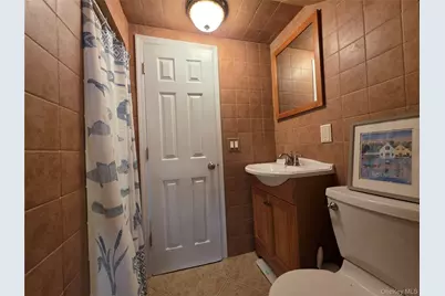 140 Springtime Lane W, Levittown, NY 11756 - Photo 18