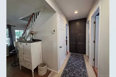 140 Springtime Lane W, Levittown, NY 11756 - Photo 12