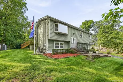 64 Forest Glen Road, Valley Cottage, NY 10989 - Photo 2