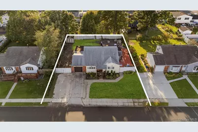 318 W 16th Street, Deer Park, NY 11729 - Photo 28