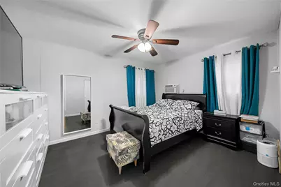 318 W 16th Street, Deer Park, NY 11729 - Photo 10