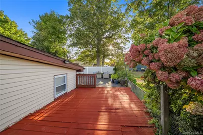318 W 16th Street, Deer Park, NY 11729 - Photo 26