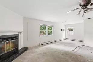 19 Wintergreen Dr, Coram, NY 11727 - Photo 10