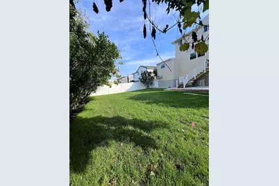 68 Ann Drive, Freeport, NY 11520 - Photo 2