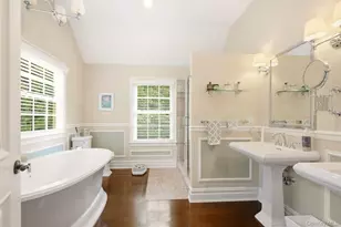 8 Fiddlers Green Dr, Lloyd Harbor, NY 11743 - Photo 18