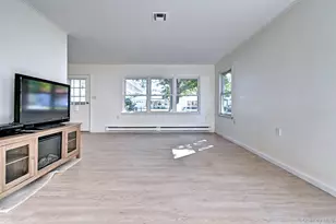 177 Canterbury Dr, Ridge, NY 11961 - Photo 12