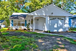 177 Canterbury Dr, Ridge, NY 11961 - Photo 6