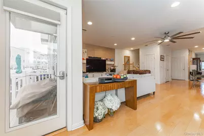 140 Compass Place, Arverne, NY 11692 - Photo 4