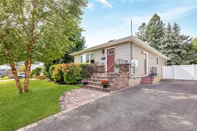 25 Frank Avenue, Farmingdale, NY 11735 - Photo 2