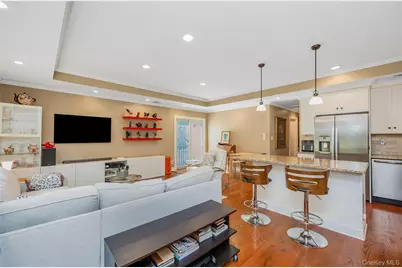 25 Frank Avenue, Farmingdale, NY 11735 - Photo 6