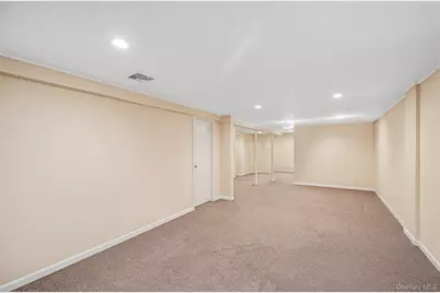25 Frank Avenue, Farmingdale, NY 11735 - Photo 18
