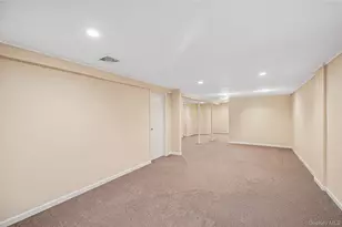 25 Frank Ave, Farmingdale, NY 11735 - Photo 18
