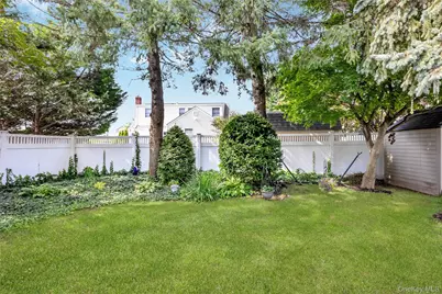 25 Frank Avenue, Farmingdale, NY 11735 - Photo 24