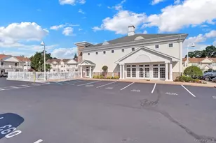 115 Narragansett Villas Dr, Lindenhurst, NY 11757 - Photo 6