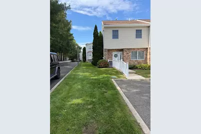 1601 Johnson Avenue #35, Elmont, NY 11003 - Photo 2