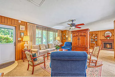 306 Jamaica Avenue, Medford, NY 11763 - Photo 4
