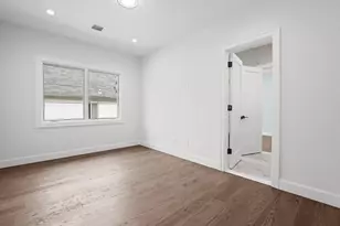 7 Floyd Pl, Great Neck, NY 11024 - Photo 24