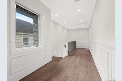 7 Floyd Place, Great Neck, NY 11024 - Photo 16