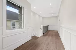 7 Floyd Pl, Great Neck, NY 11024 - Photo 16