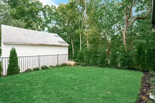 7 Floyd Pl, Great Neck, NY 11024 - Photo 40