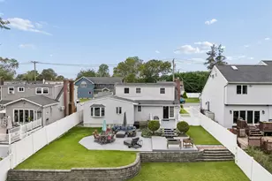 143 Deer Lake Dr, North Babylon, NY 11703 - Photo 6
