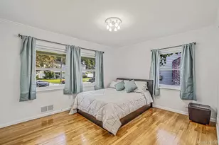 31 Lynwood Dr, Valley Stream, NY 11580 - Photo 14