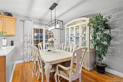 56 Kingston Avenue, Hicksville, NY 11801 - Photo 6