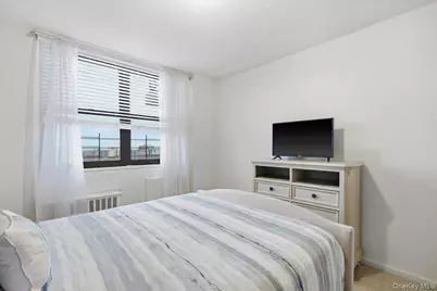 920 Metcalf Avenue #19A, Bronx, NY 10473 - Photo 8