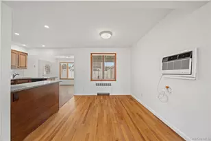 1051 Park Ln N, Franklin Square, NY 11010 - Photo 6