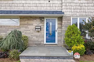 1051 Park Ln N, Franklin Square, NY 11010 - Photo 2