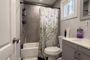 8 Mayflower Ct, Brentwood, NY 11717 - Photo 10