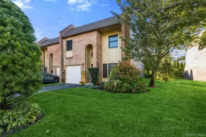 148 Southgate Circle, Massapequa Park, NY 11762 - Photo 6