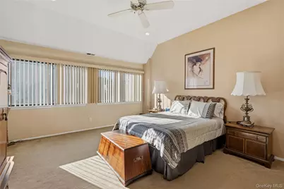 148 Southgate Circle, Massapequa Park, NY 11762 - Photo 16