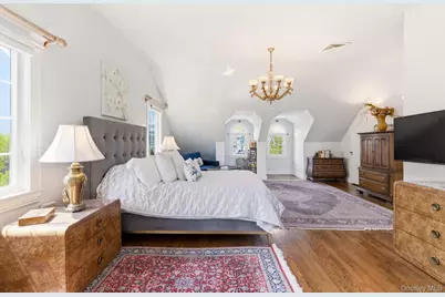 1421 Burton Street, Whitestone, NY 11357 - Photo 36